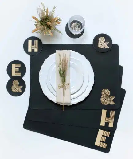 gepersonaliseerde placemats + onderzetters zwart met goud