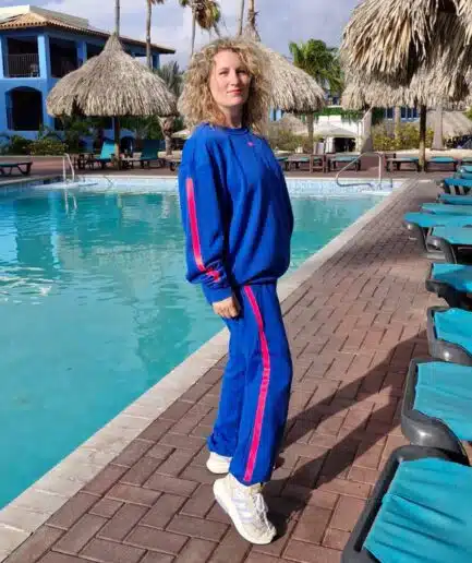 Enig joggingpak met roze snee